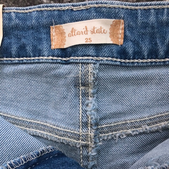 Altar’d State Mid Rise Short -Light Wash 25 - Picture 3 of 6